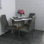 Apartament Nicolai 165 *