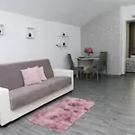 شقة Nicolai 165 *