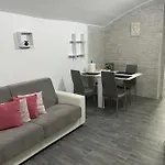 Nicolai 165 شقة *